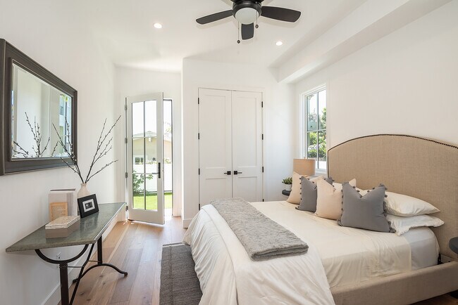 Building Photo - 724 13th St