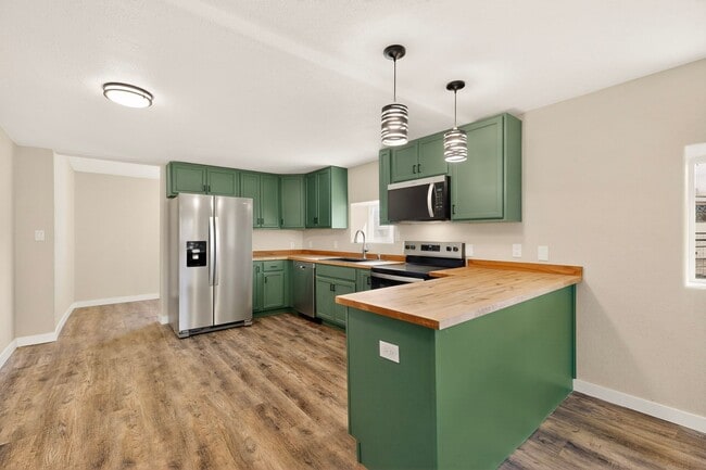 Building Photo - Beautifully Renovated Home for Rent