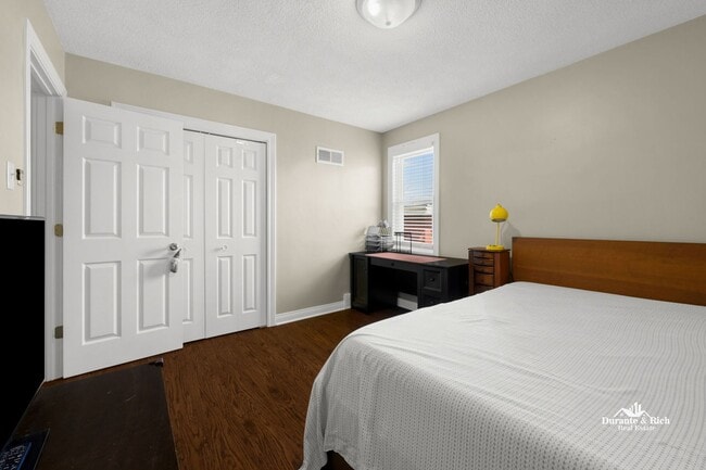 Building Photo - Move-In Ready and Fully Furnished in Skokie