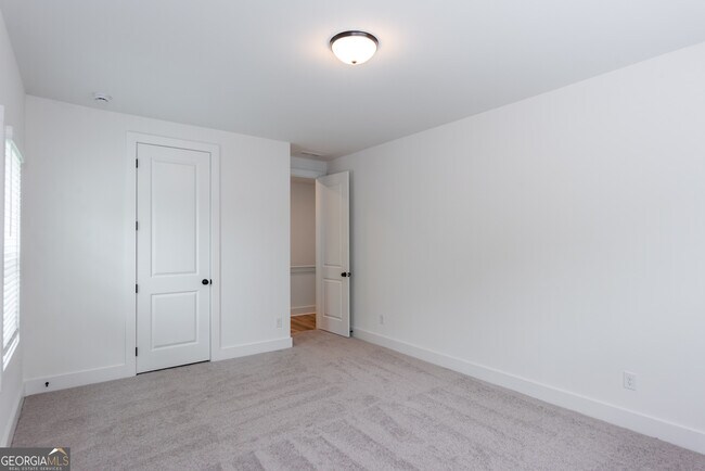 Building Photo - 3140 Marbella Cir