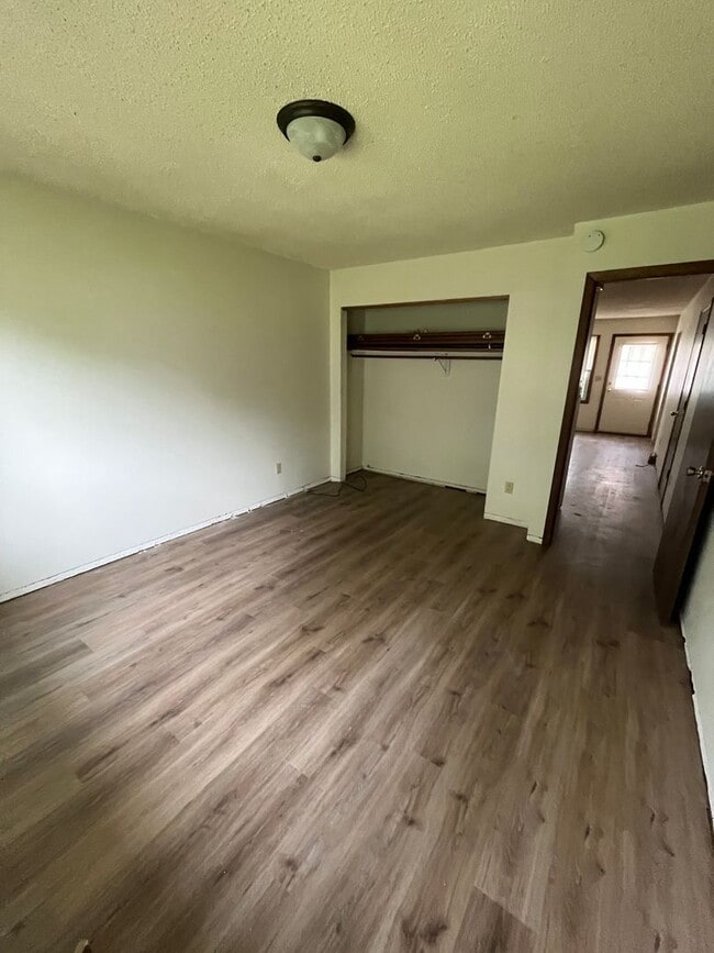 Building Photo - 2221-2221 Davis St