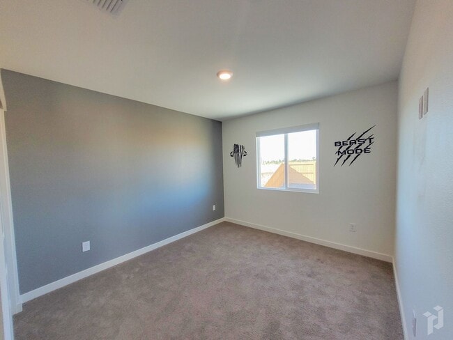 Building Photo - MOVE IN SPECIALL!!! $1000 OFF FIRST MONTH'S RENT!