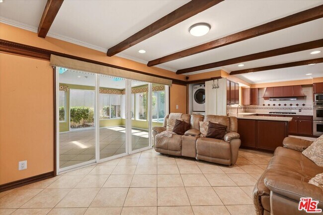Building Photo - 4131 Mantova Dr