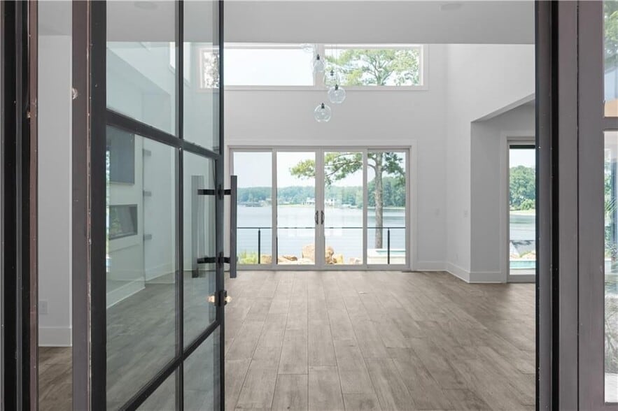 Building Photo - 3258 S Bay Dr