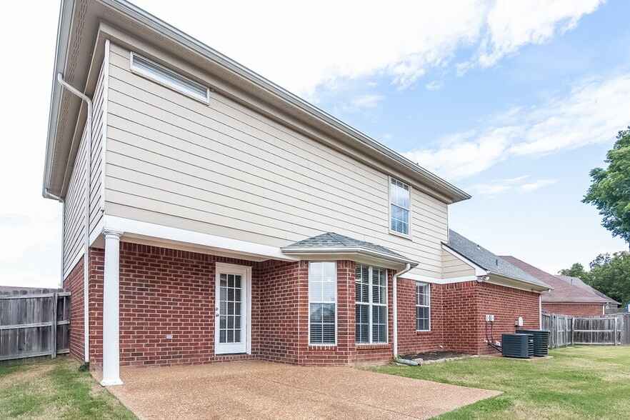 Building Photo - 2798 Shady Well Cove