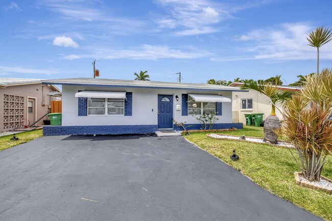 Building Photo - 4901 NW 27th Way
