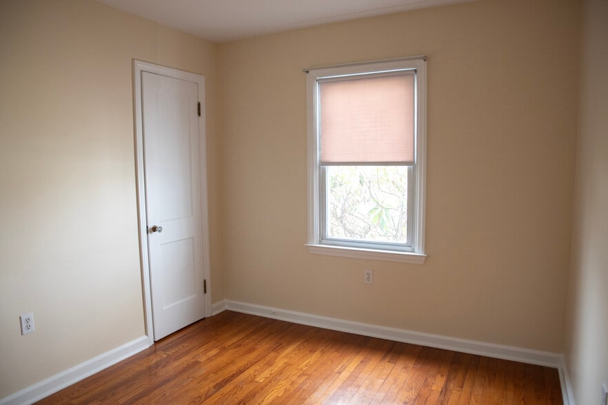 Building Photo - 1349 Lititz Rd