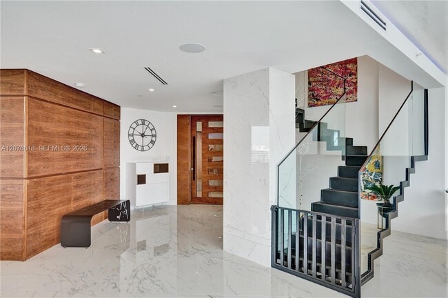 Building Photo - 4000 Island Blvd