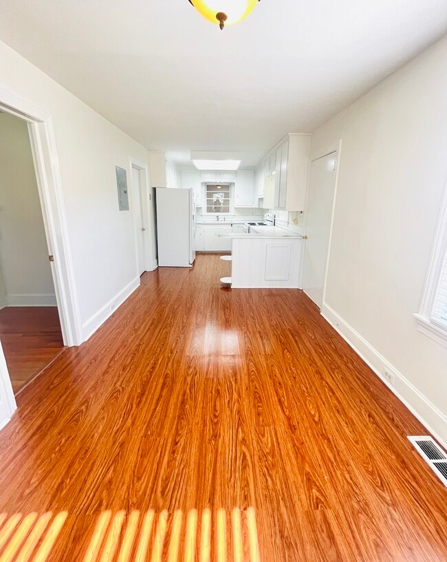 Building Photo - 2619 Crockett Dr