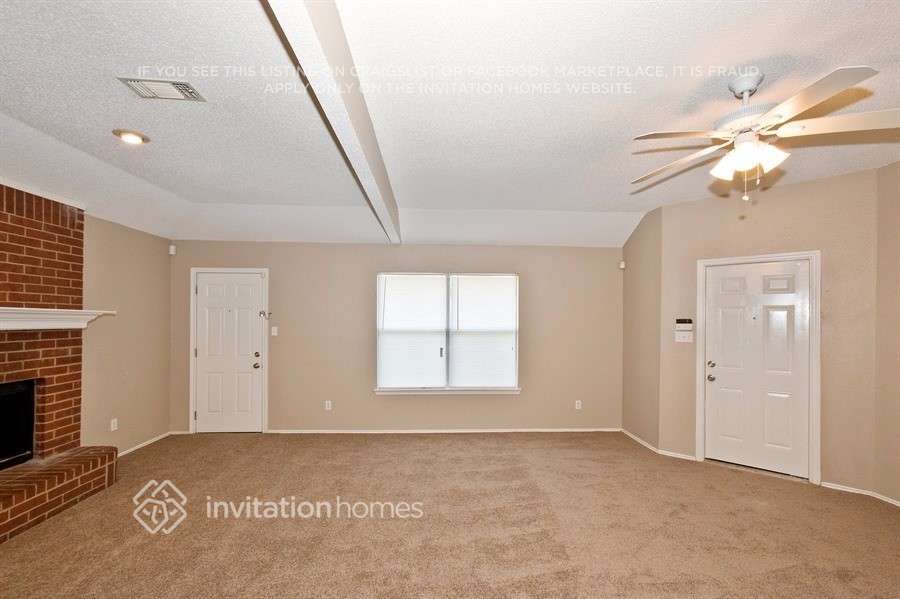 Building Photo - 733 Kristi Ln