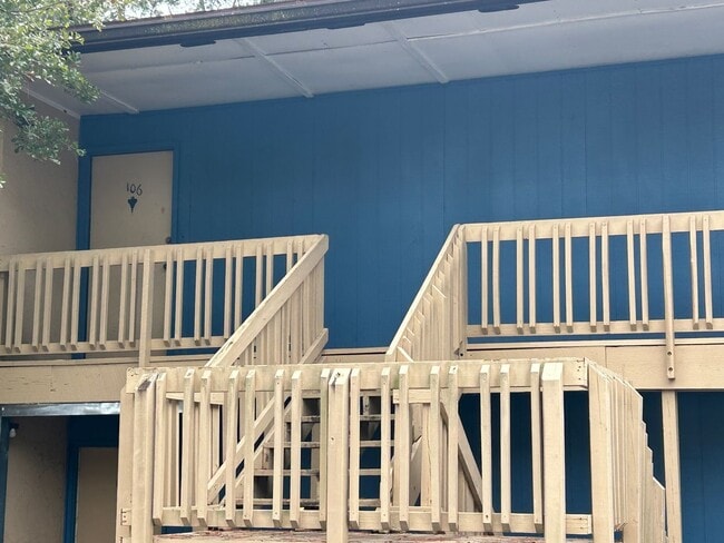 Building Photo - Super Cute 2 Bed/1 Bath in Quiet Community!