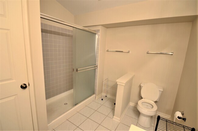 Building Photo - 2843 Rutland Cir
