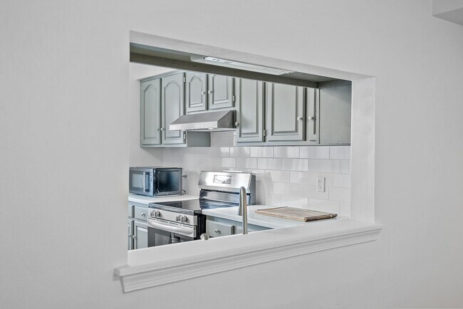 Building Photo - Furnished Townhome in VB