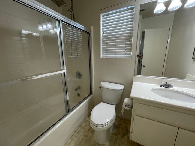 Building Photo - 2300 Jeans Ct