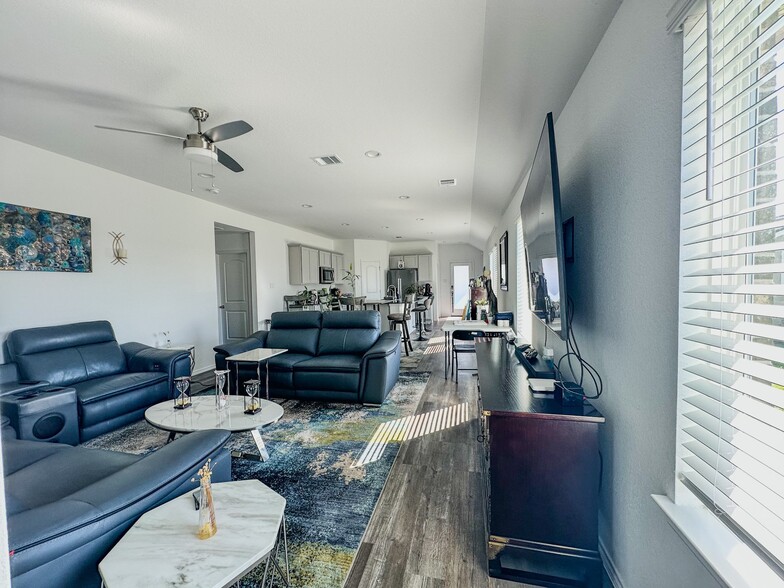 Building Photo - 5108 Marcasca Dr