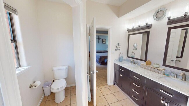 Building Photo - 3-Bedroom/2.5-Bathroom in Alamogordo, NM