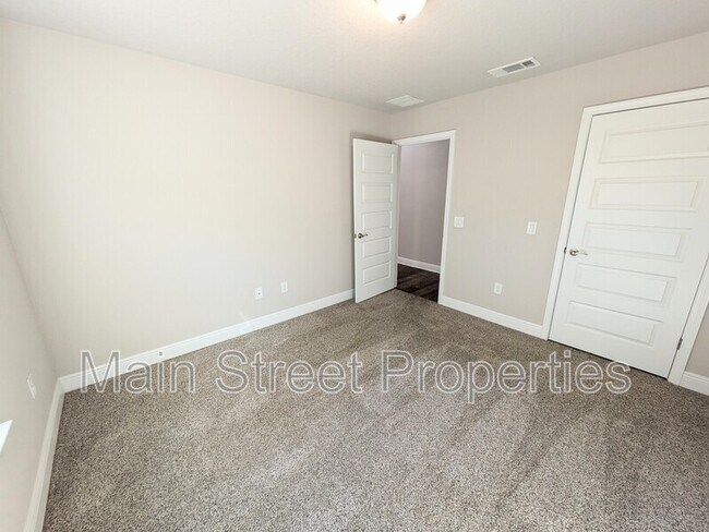 Building Photo - 7799 Ira Dr