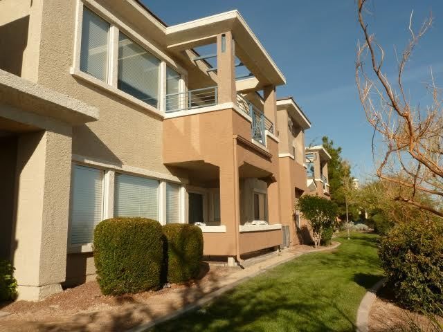 Building Photo - Gorgeous Summerlin 2 Bedroom, 2 Bathroom C...
