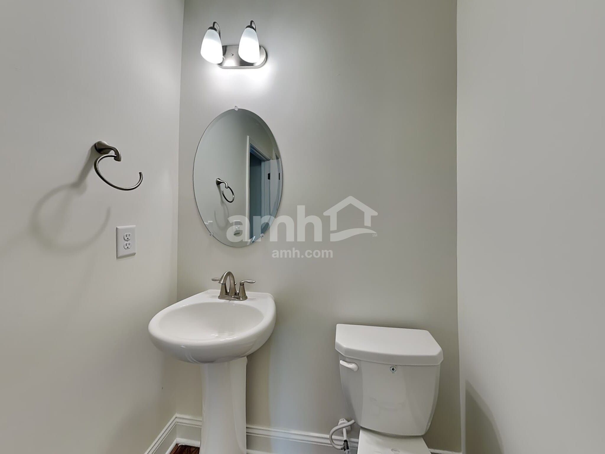Building Photo - 421 Levon Ct