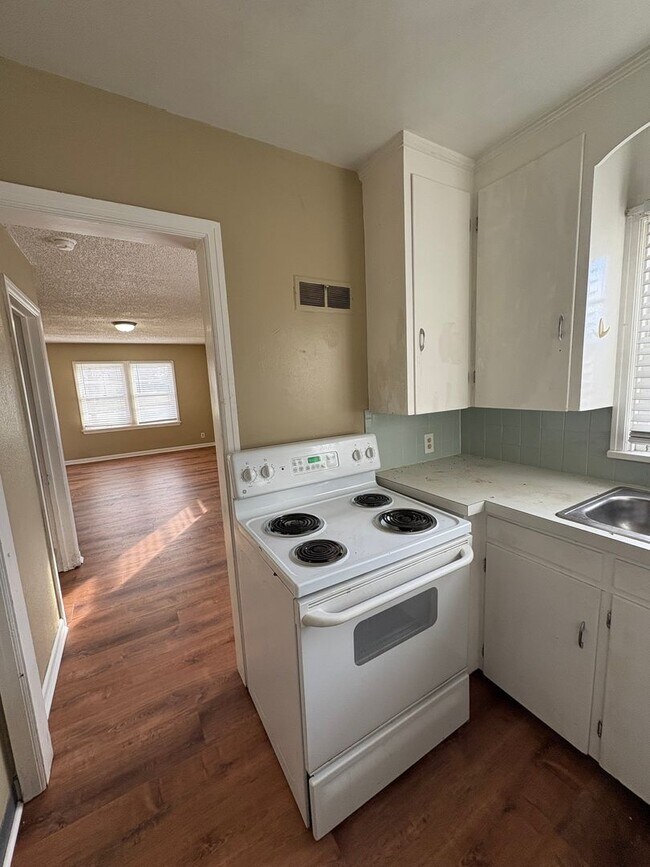 Building Photo - 1429 13th St