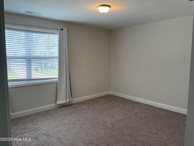 Building Photo - 3135 S Rocklund Ct