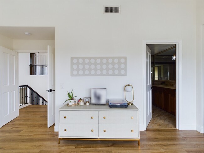 Building Photo - 2543 Caminito Muirfield