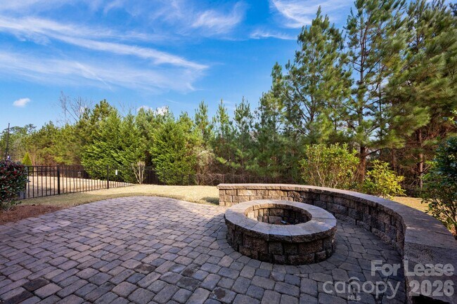 Building Photo - 132 Cherry Bark Dr