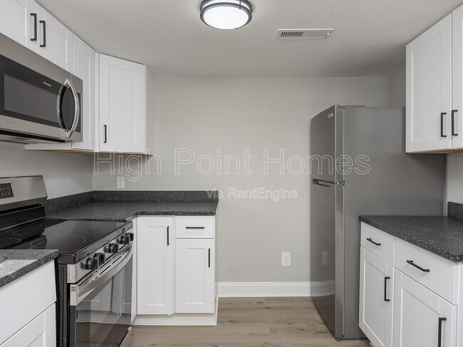 Building Photo - 1201 E 32nd St