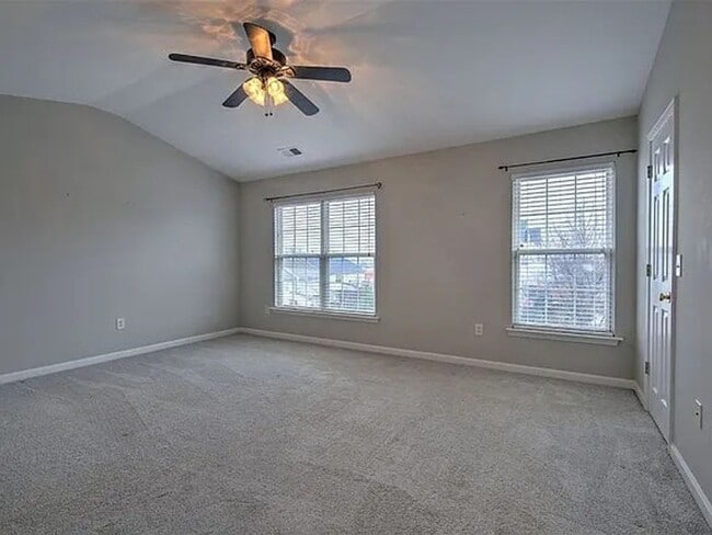 Building Photo - Location, Location!