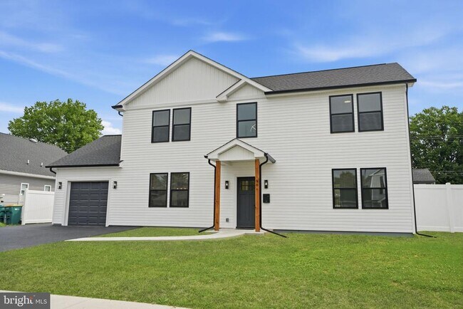 Building Photo - 96 Elderberry Dr