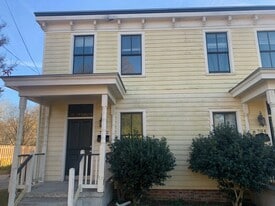 Building Photo - 702 Grove Ave