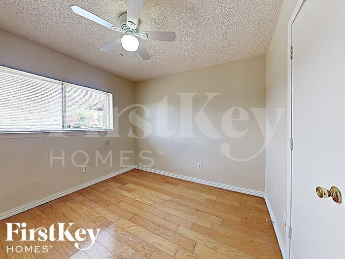 Building Photo - 3505 Glenda Dr