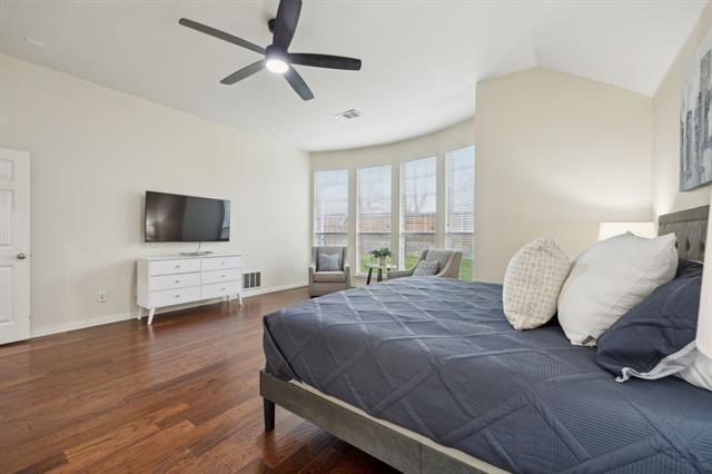 Building Photo - 1261 Golf Club Dr