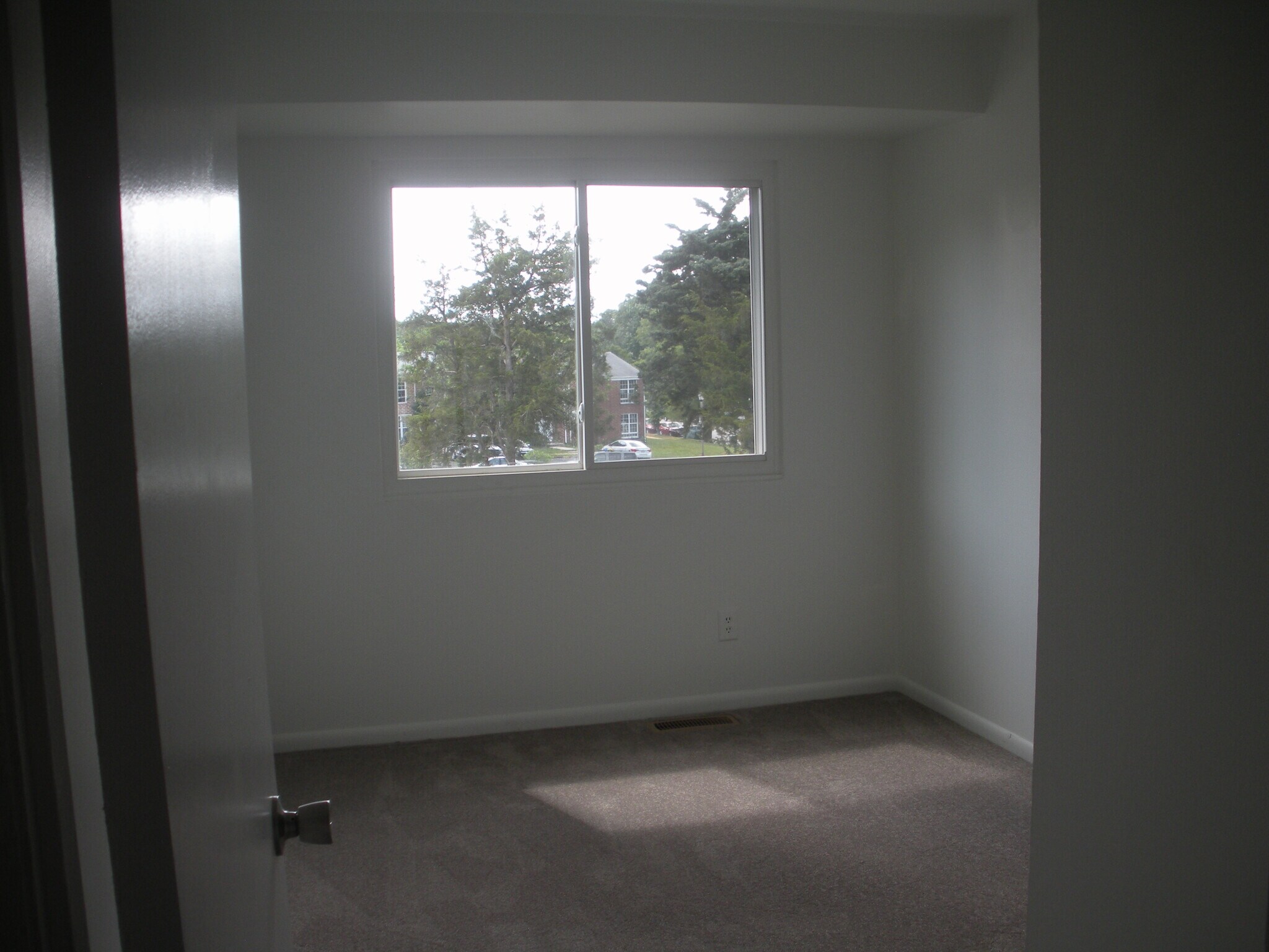 Building Photo - 79 Chestnut Dr