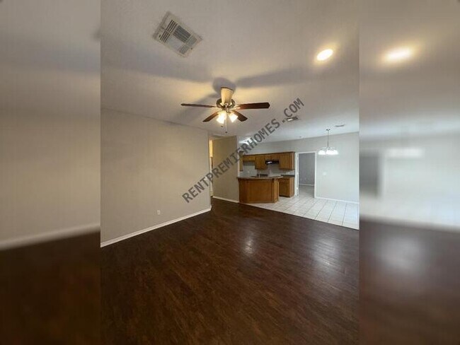 Building Photo - 325 W Strasburg Way