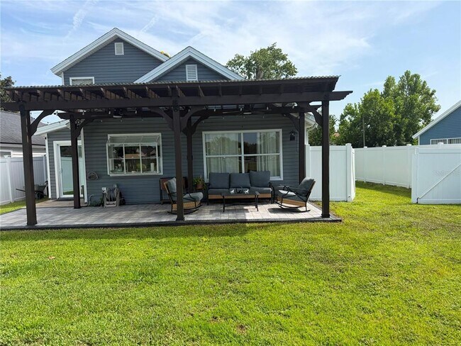 Building Photo - 9924 Surrey Ridge Rd