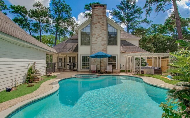 Building Photo - 18307 Forest Elms Dr