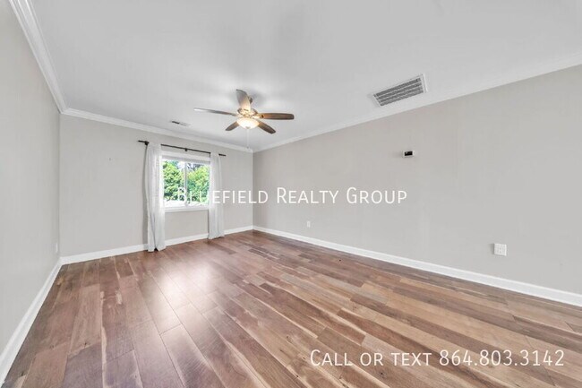Building Photo - 800 Perry Rd