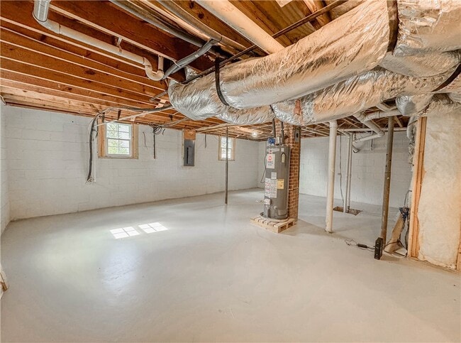 Building Photo - 710 Evelyn Dr