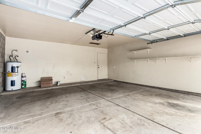 Building Photo - 10734 W Ruth Ave