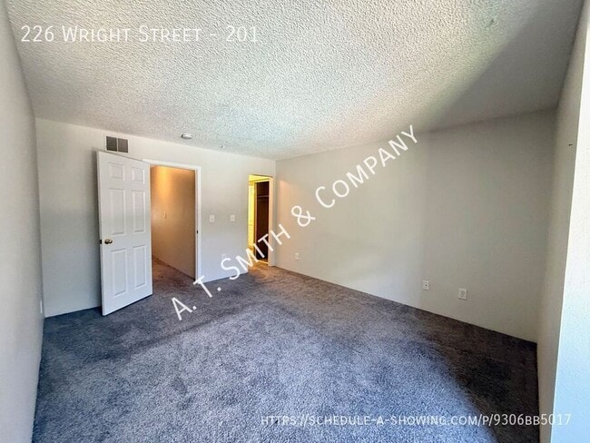 Building Photo - 226 Wright St