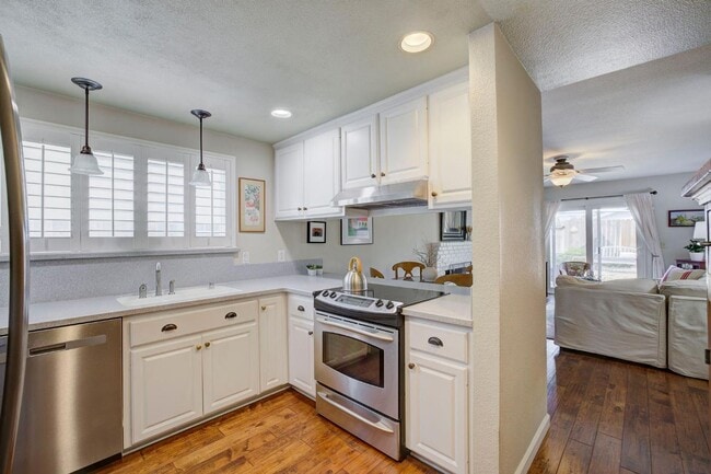 Building Photo - THREE BEDROOM TWO BATH HOME NEAR MANLOVE PARK SEE VIDEO