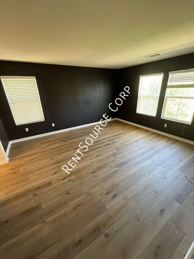 Building Photo - 37515 Limelight Way