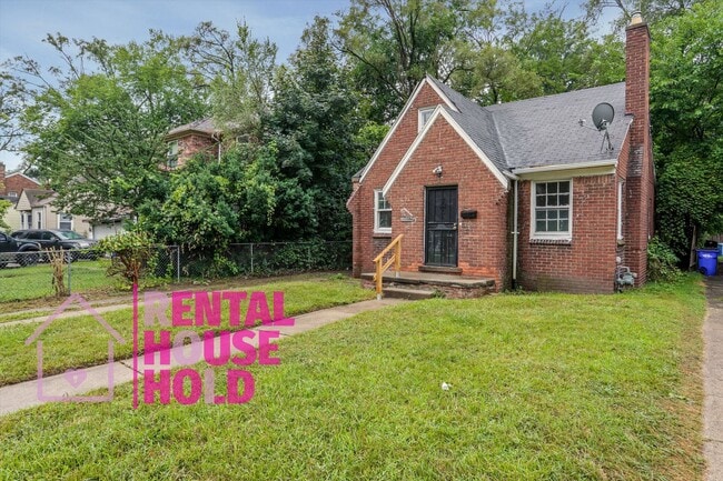 Building Photo - Summer Special~ 3 BEDROOM 1 BATH BUNGALOW ...