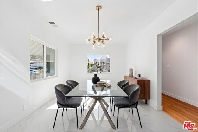 Building Photo - 2522 Armacost Ave