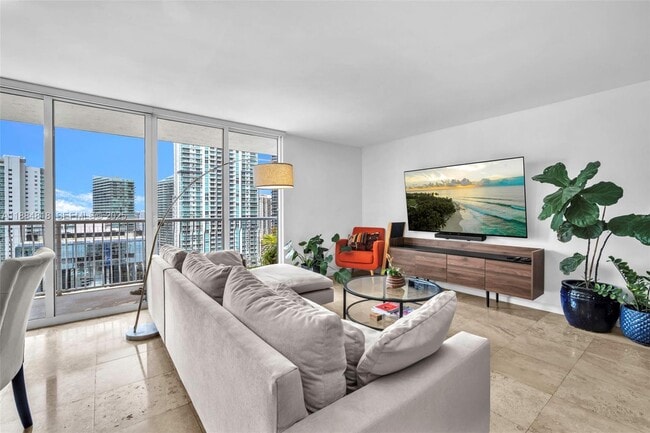 Building Photo - 1200 Brickell Bay Dr