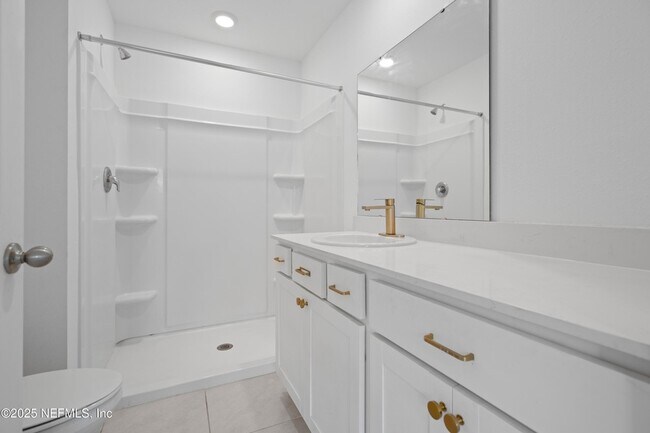 Building Photo - 40 Crisanto Rd