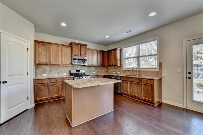 Building Photo - 4810 Haysboro Way