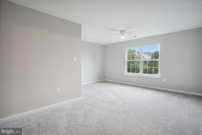 Building Photo - 2024 Chestnut Dr.