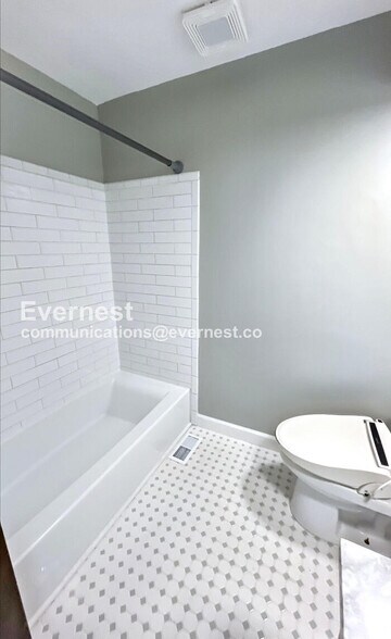 Building Photo - 7453 Twinbrook Dr